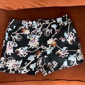 White House Black Market Floral Women's Shorts Size 8 EUC